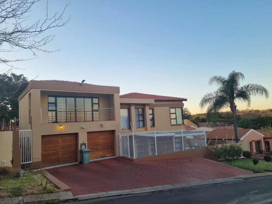 5 Bedroom Property for Sale in Safari Gardens North West